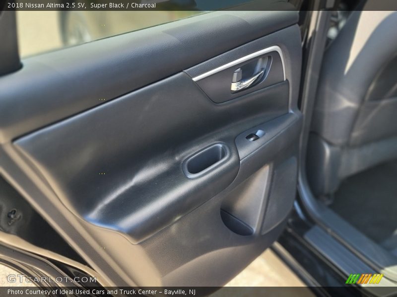 Super Black / Charcoal 2018 Nissan Altima 2.5 SV