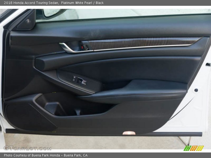 Platinum White Pearl / Black 2018 Honda Accord Touring Sedan