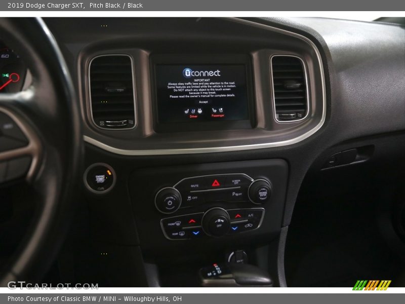 Pitch Black / Black 2019 Dodge Charger SXT