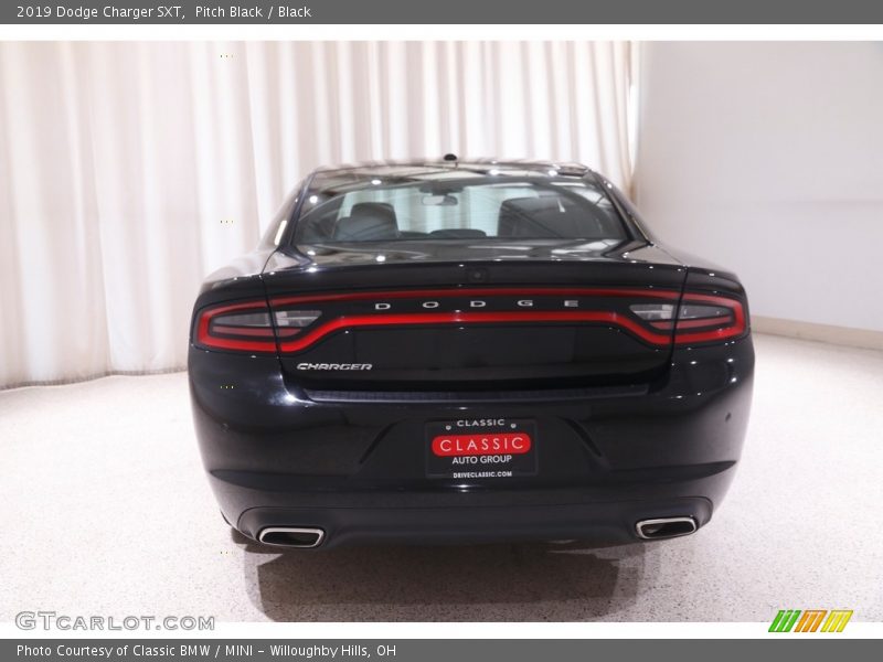 Pitch Black / Black 2019 Dodge Charger SXT