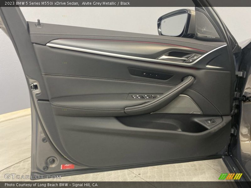 Door Panel of 2023 5 Series M550i xDrive Sedan