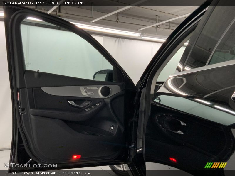 Black / Black 2019 Mercedes-Benz GLC 300