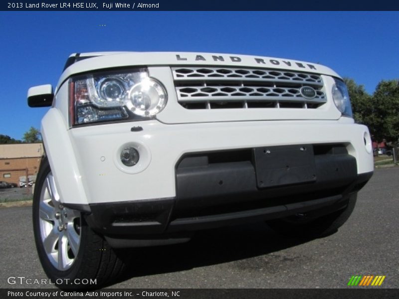 Fuji White / Almond 2013 Land Rover LR4 HSE LUX