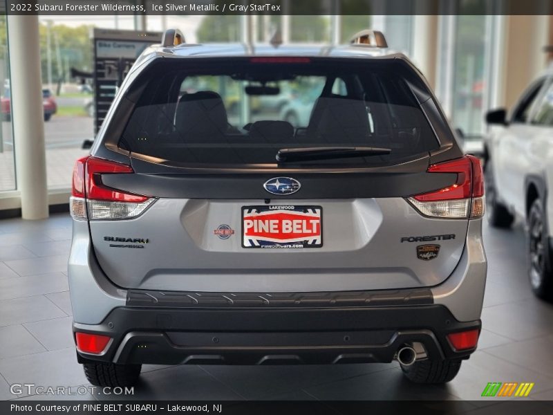 Ice Silver Metallic / Gray StarTex 2022 Subaru Forester Wilderness