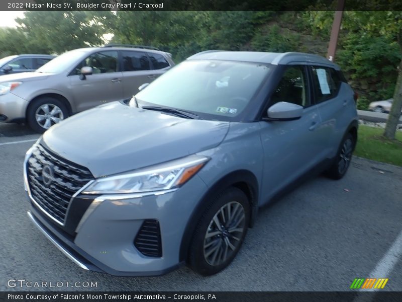 Front 3/4 View of 2022 Kicks SV