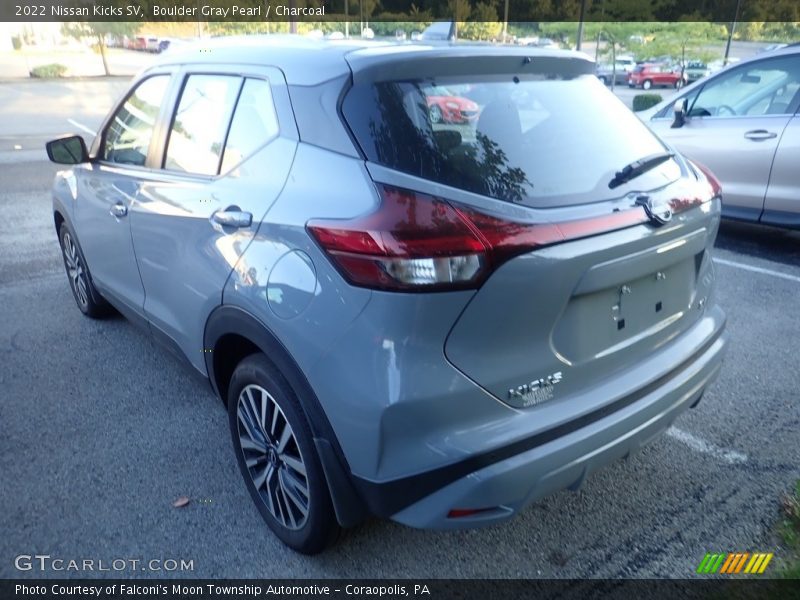 Boulder Gray Pearl / Charcoal 2022 Nissan Kicks SV