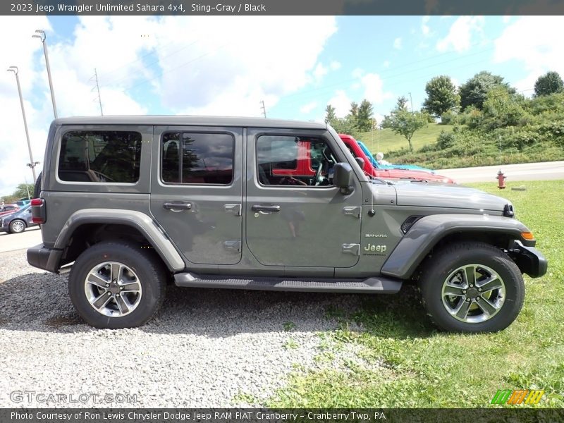  2023 Wrangler Unlimited Sahara 4x4 Sting-Gray
