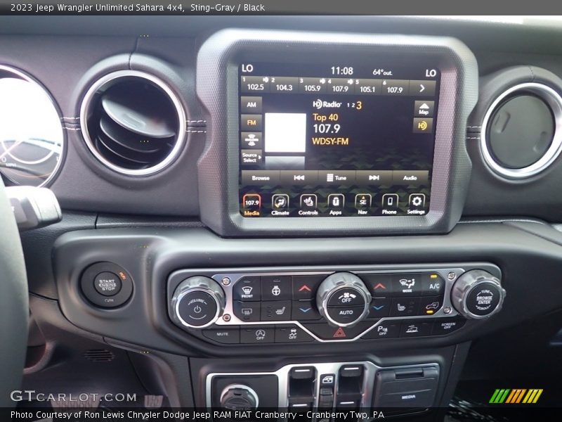 Controls of 2023 Wrangler Unlimited Sahara 4x4