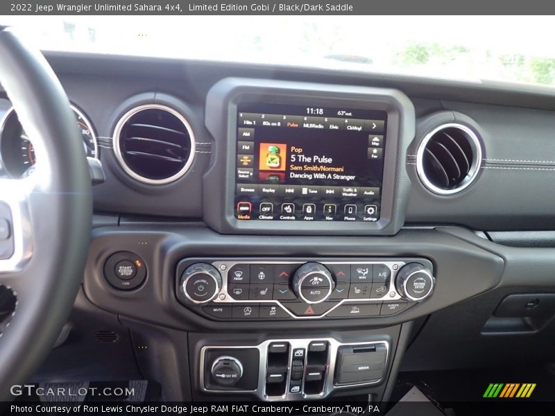 Controls of 2022 Wrangler Unlimited Sahara 4x4