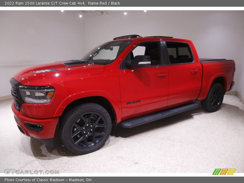 Front 3/4 View of 2022 1500 Laramie G/T Crew Cab 4x4