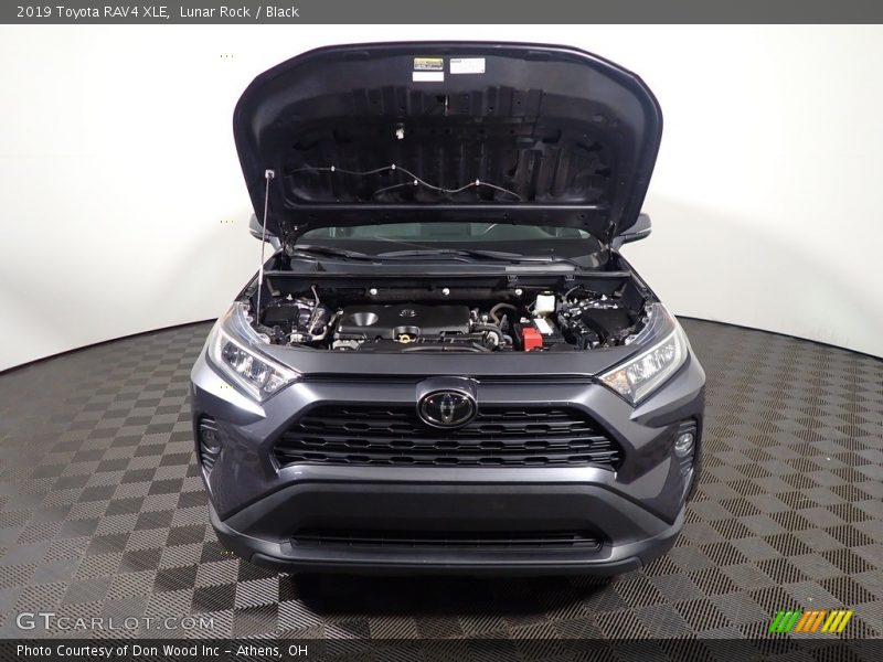Lunar Rock / Black 2019 Toyota RAV4 XLE