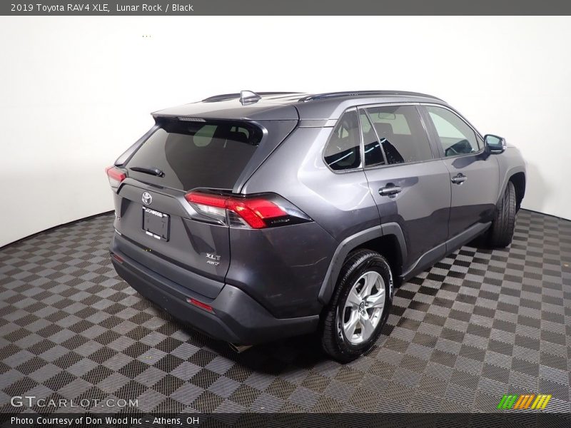 Lunar Rock / Black 2019 Toyota RAV4 XLE