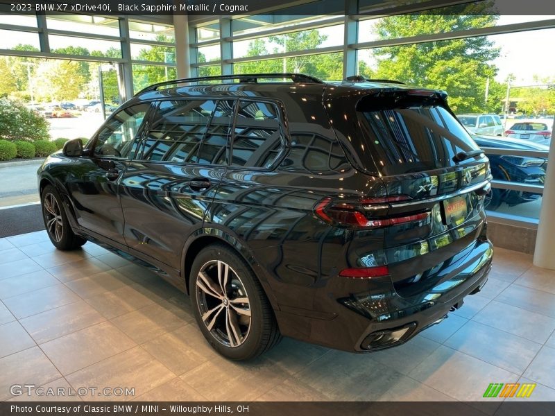 Black Sapphire Metallic / Cognac 2023 BMW X7 xDrive40i