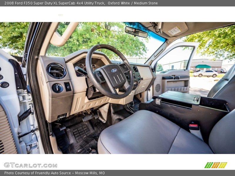 Oxford White / Medium Stone 2008 Ford F350 Super Duty XL SuperCab 4x4 Utility Truck