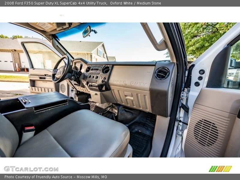 Oxford White / Medium Stone 2008 Ford F350 Super Duty XL SuperCab 4x4 Utility Truck