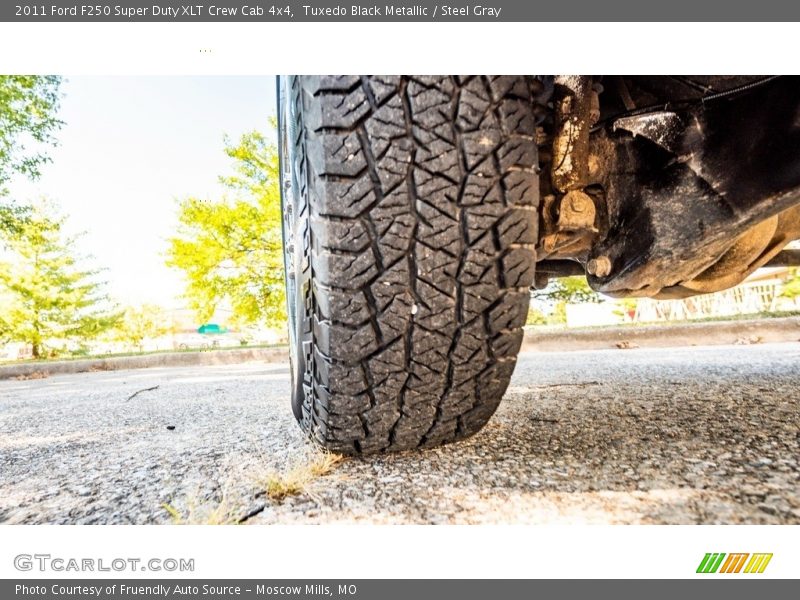 Tuxedo Black Metallic / Steel Gray 2011 Ford F250 Super Duty XLT Crew Cab 4x4