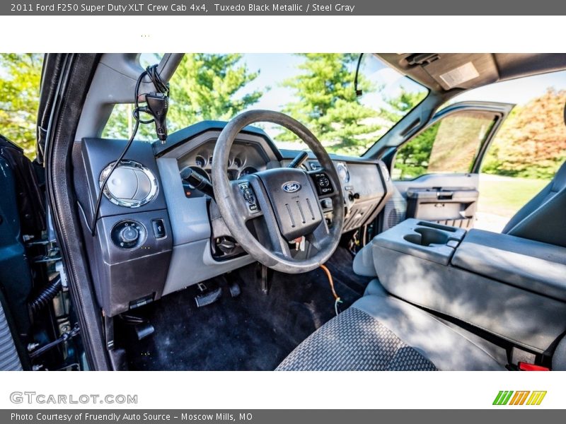 Tuxedo Black Metallic / Steel Gray 2011 Ford F250 Super Duty XLT Crew Cab 4x4