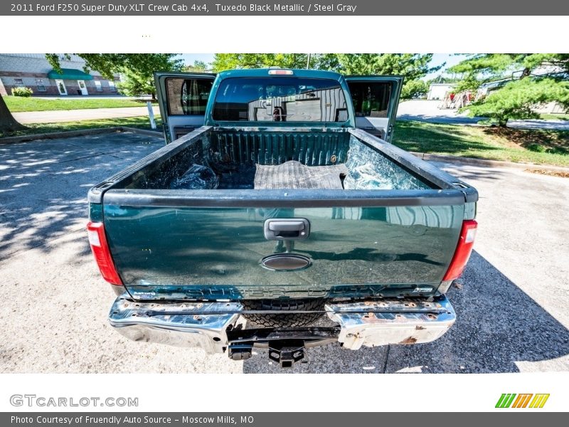Tuxedo Black Metallic / Steel Gray 2011 Ford F250 Super Duty XLT Crew Cab 4x4