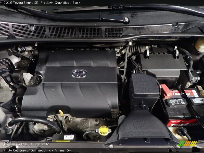 Predawn Gray Mica / Black 2016 Toyota Sienna SE