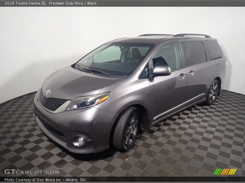 Predawn Gray Mica / Black 2016 Toyota Sienna SE