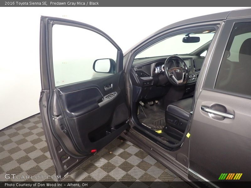 Predawn Gray Mica / Black 2016 Toyota Sienna SE