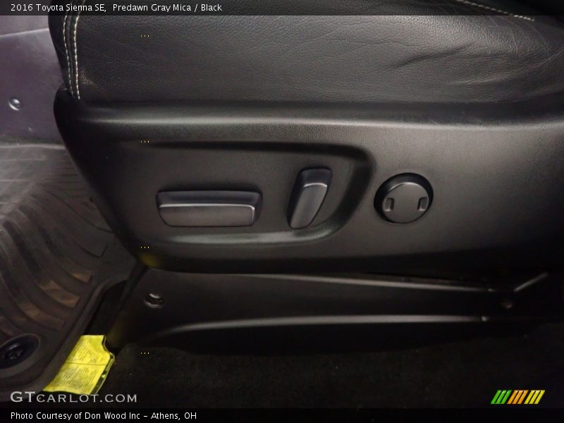 Predawn Gray Mica / Black 2016 Toyota Sienna SE