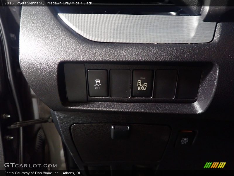 Predawn Gray Mica / Black 2016 Toyota Sienna SE