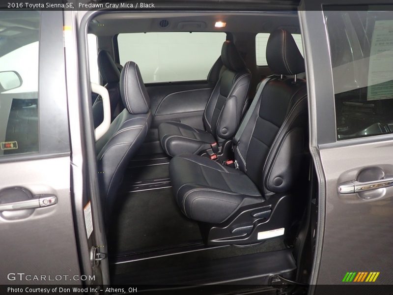 Predawn Gray Mica / Black 2016 Toyota Sienna SE