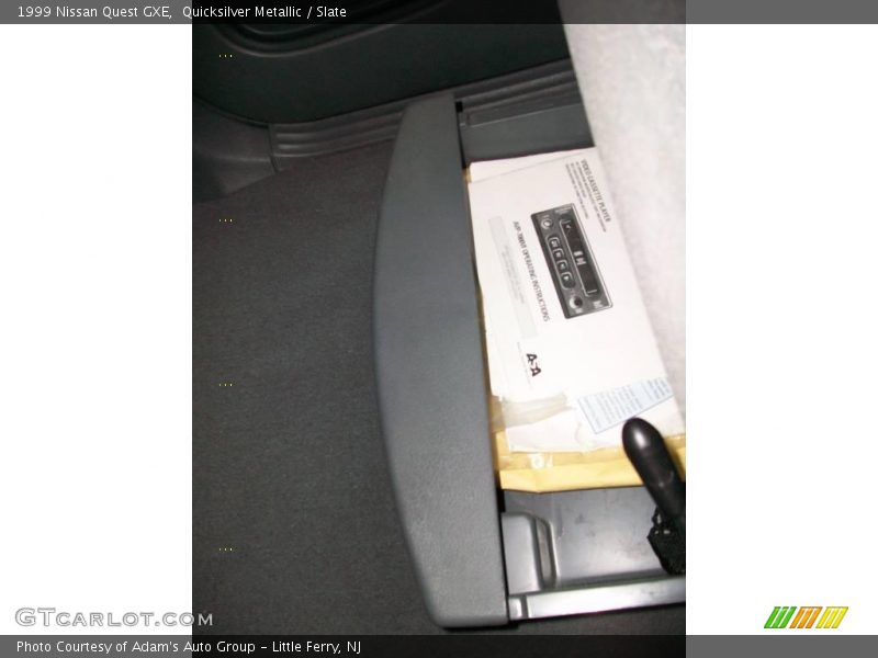 Quicksilver Metallic / Slate 1999 Nissan Quest GXE