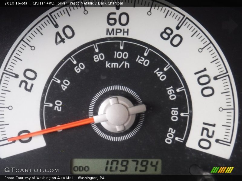 Silver Fresco Metallic / Dark Charcoal 2010 Toyota FJ Cruiser 4WD