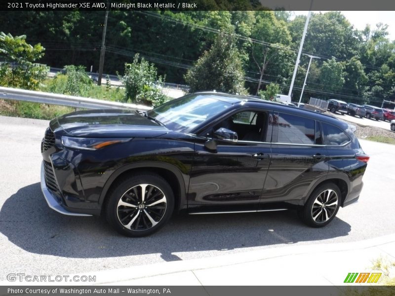 Midnight Black Metallic / Black 2021 Toyota Highlander XSE AWD