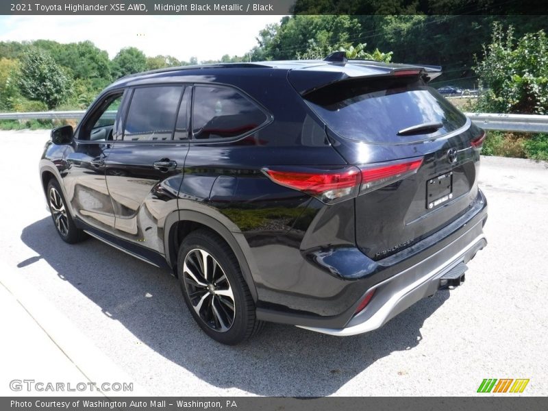 Midnight Black Metallic / Black 2021 Toyota Highlander XSE AWD