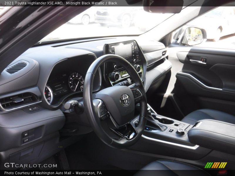 Midnight Black Metallic / Black 2021 Toyota Highlander XSE AWD