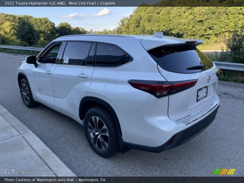 Wind Chill Pearl / Graphite 2022 Toyota Highlander XLE AWD