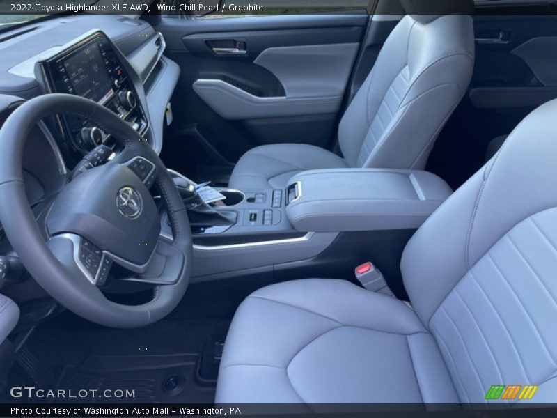 Wind Chill Pearl / Graphite 2022 Toyota Highlander XLE AWD