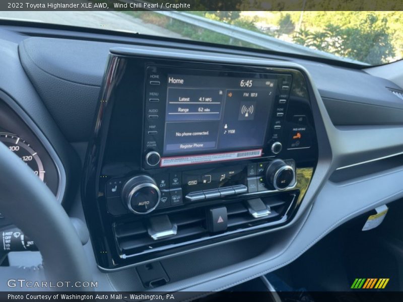 Wind Chill Pearl / Graphite 2022 Toyota Highlander XLE AWD