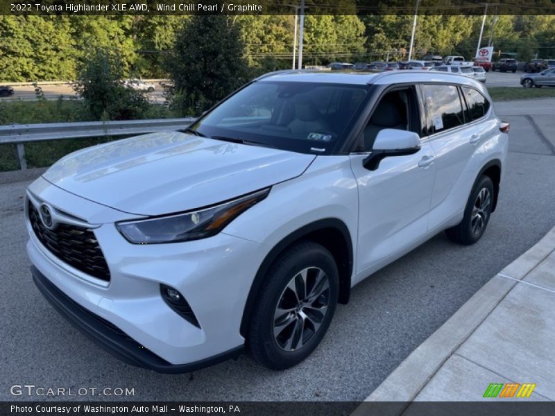 Wind Chill Pearl / Graphite 2022 Toyota Highlander XLE AWD