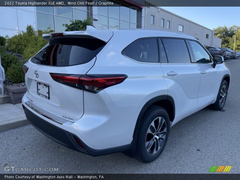 Wind Chill Pearl / Graphite 2022 Toyota Highlander XLE AWD