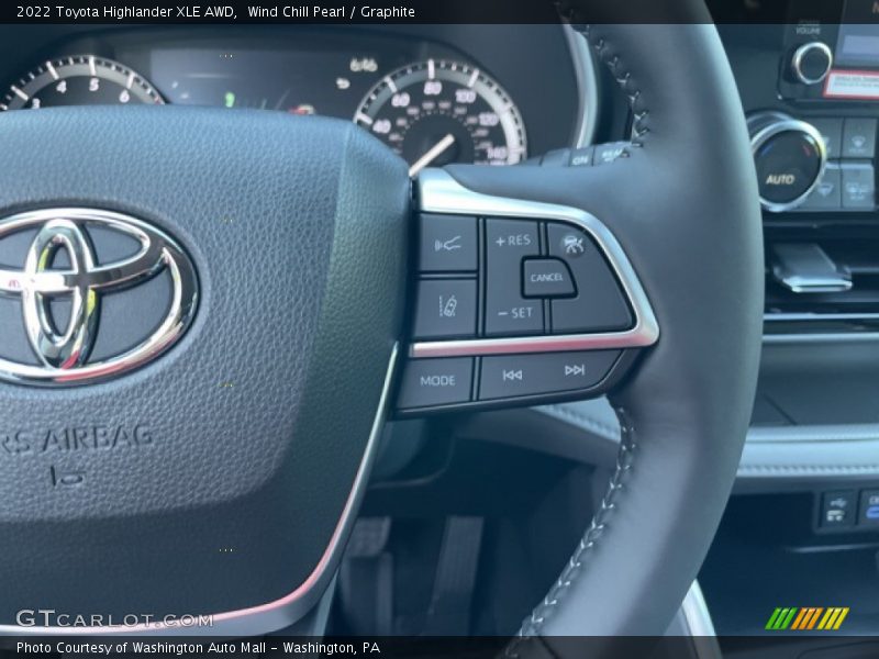 Wind Chill Pearl / Graphite 2022 Toyota Highlander XLE AWD