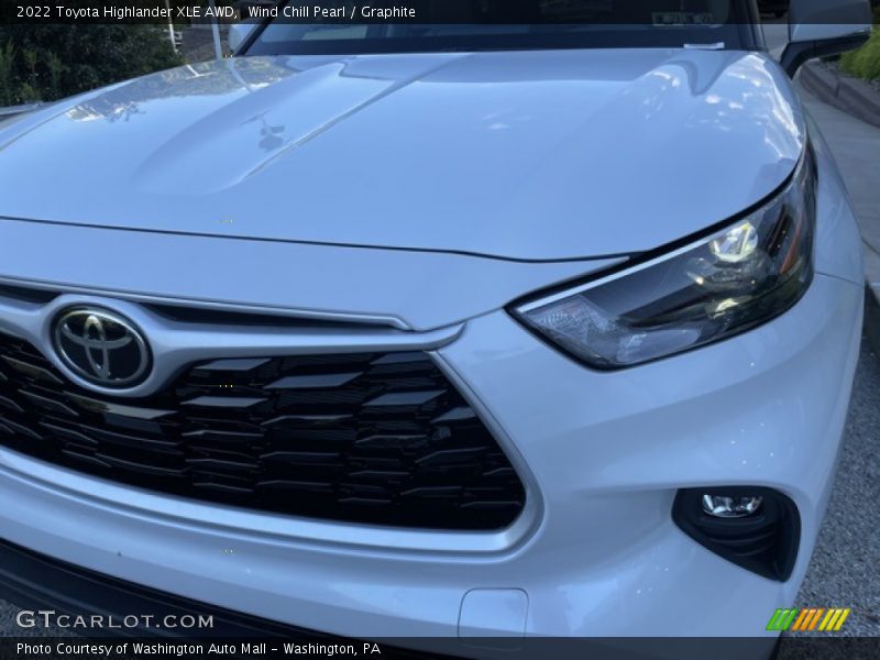 Wind Chill Pearl / Graphite 2022 Toyota Highlander XLE AWD