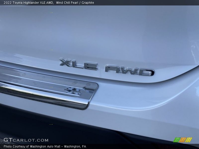 Wind Chill Pearl / Graphite 2022 Toyota Highlander XLE AWD