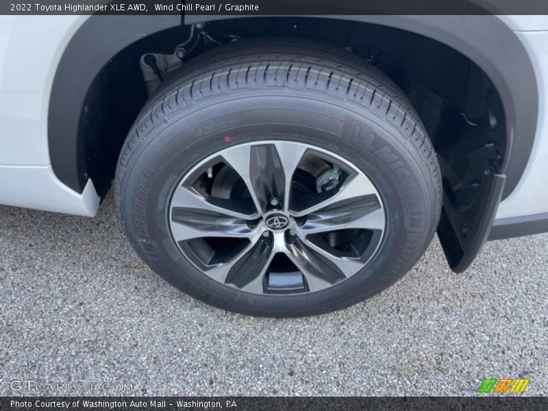 Wind Chill Pearl / Graphite 2022 Toyota Highlander XLE AWD