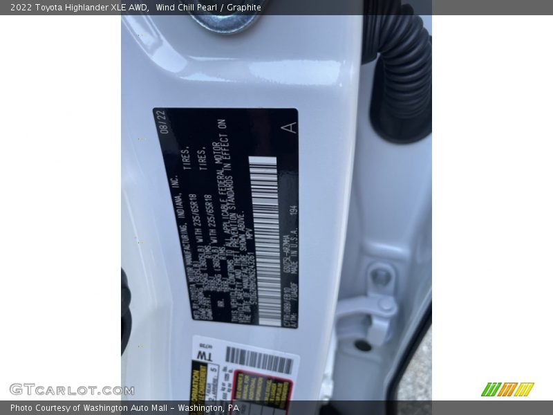 Wind Chill Pearl / Graphite 2022 Toyota Highlander XLE AWD