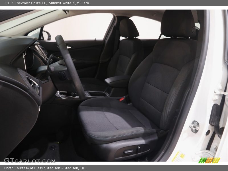 Summit White / Jet Black 2017 Chevrolet Cruze LT
