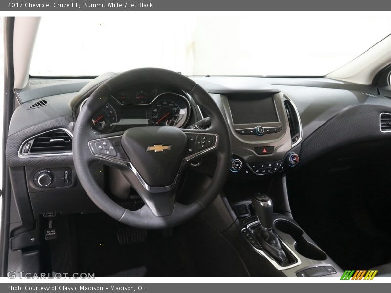 Summit White / Jet Black 2017 Chevrolet Cruze LT