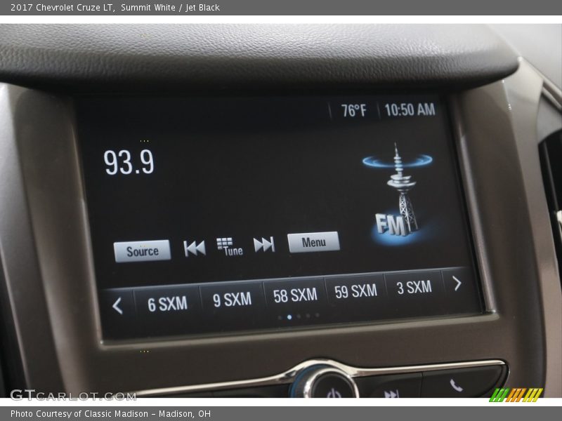 Summit White / Jet Black 2017 Chevrolet Cruze LT