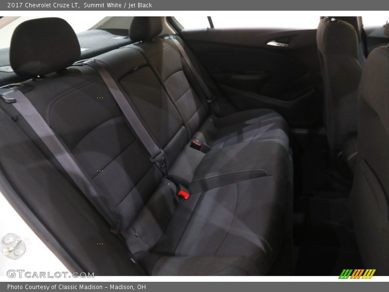 Summit White / Jet Black 2017 Chevrolet Cruze LT