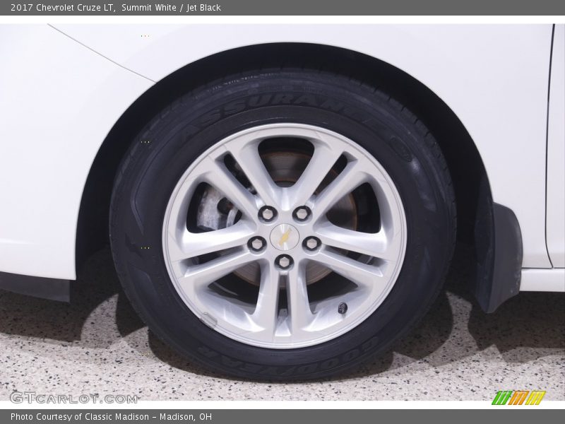 Summit White / Jet Black 2017 Chevrolet Cruze LT