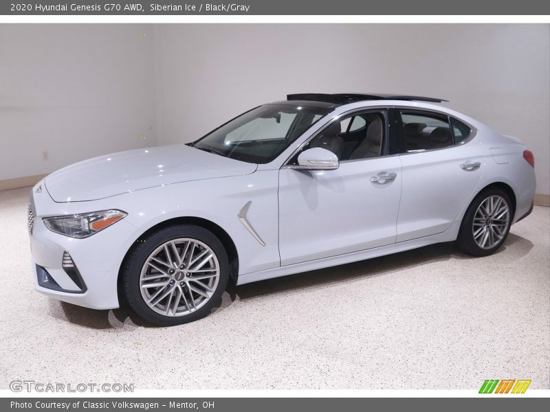 Front 3/4 View of 2020 Genesis G70 AWD