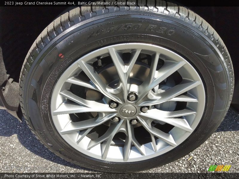 2023 Grand Cherokee Summit 4x4 Wheel